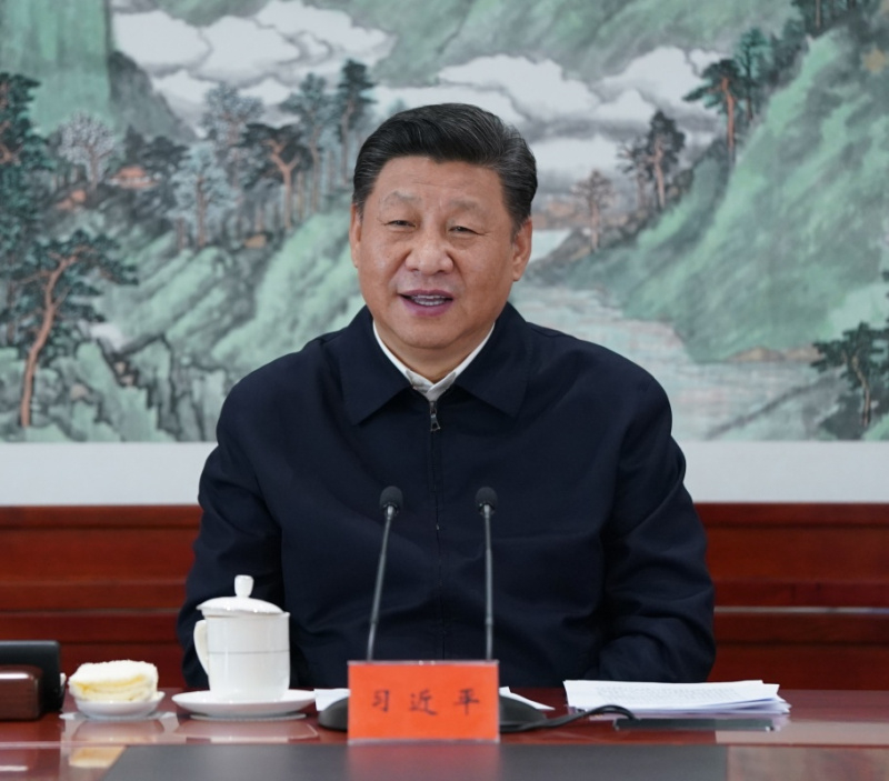 2016年2月19日，習(xí)近平總書記在中央電視臺(tái)總控中心同工作人員親切握手。