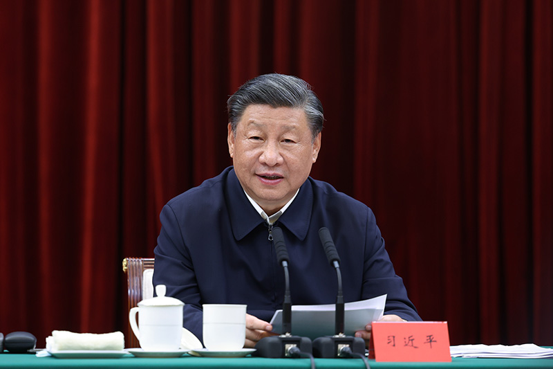 2023年10月12日下午，中共中央總書記、國家主席、中央軍委主席習(xí)近平在江西省南昌市主持召開進(jìn)一步推動(dòng)長江經(jīng)濟(jì)帶高質(zhì)量發(fā)展座談會(huì)并發(fā)表重要講話。新華社記者 鞠鵬 攝