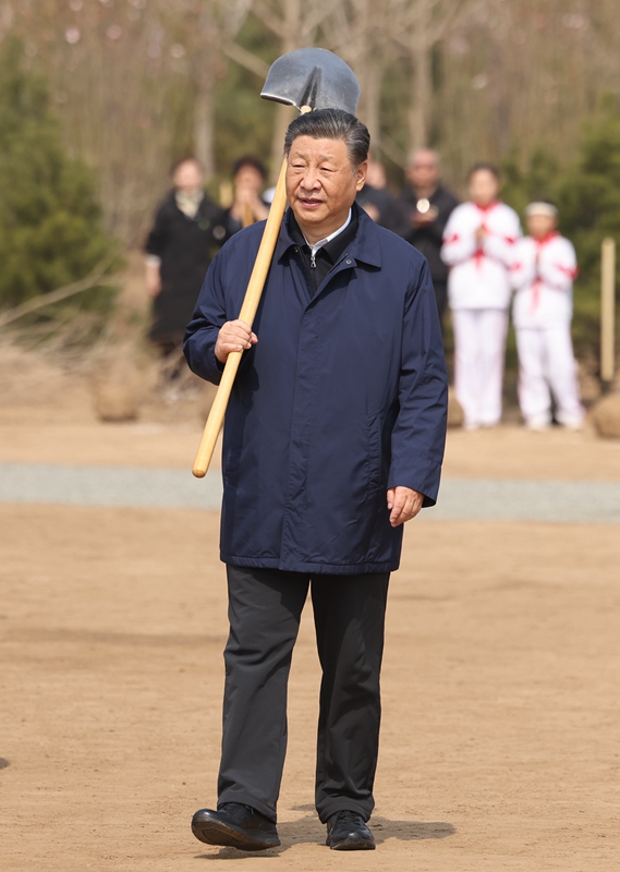 2024年4月3日，習(xí)近平總書記來到北京市通州區(qū)潞城鎮(zhèn)參加首都義務(wù)植樹活動。